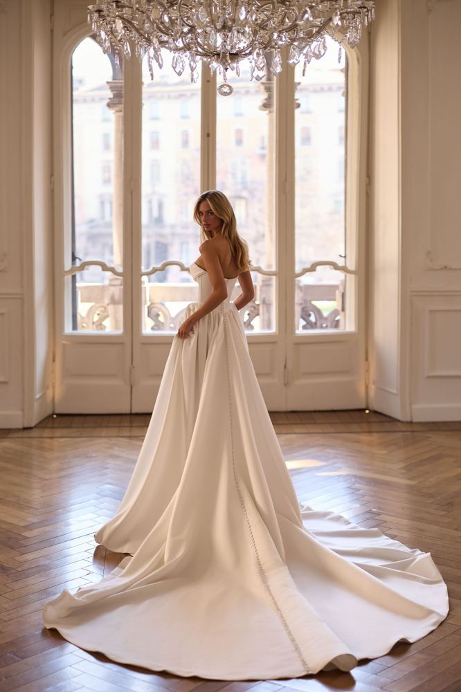 Milla Nova Annaliese